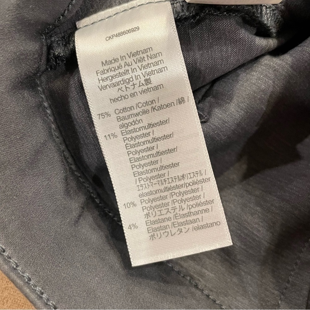Madewell Kick Out Crop Pants Garments Dyed Sateen Dark Pavement Size 33 NWT - Picture 10 of 15